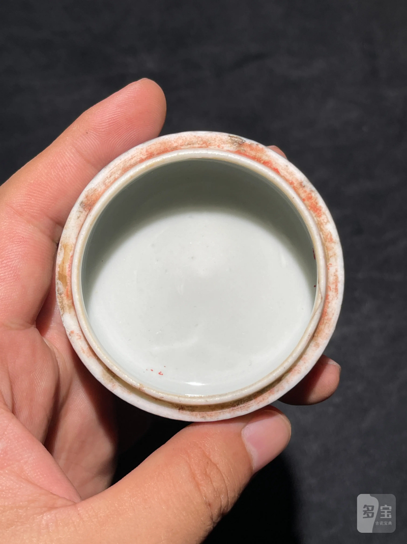 清中期 青花缠枝花卉纹印盒 - 图5